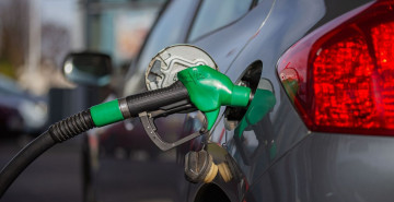 Petrol ve döviz geriledi: Akaryakıt fiyatlarına indirim geliyor