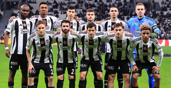 Beşiktaş tribünlerinden sert tepki