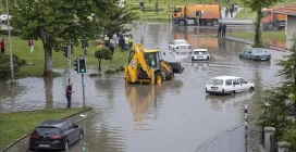 Meteoroloji uyardı: İstanbul, Ankara ve İzmir sel ve su baskınlarına karşı dikkatli olun!