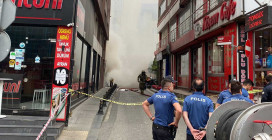 Ümraniye'de korkutan yangın: Vatandaşlar sokağa döküldü!