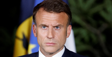 Macron Yeni Fransa Başbakanını Açıkladı