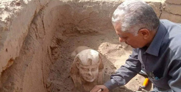 Mısır’da gülümseyen sfenks keşfedildi: Kime ait olduğu belli oldu
