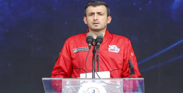 Selçuk Bayraktar tarih vererek açıkladı: İlk uydumuzu uzaya göndermiş olacağız