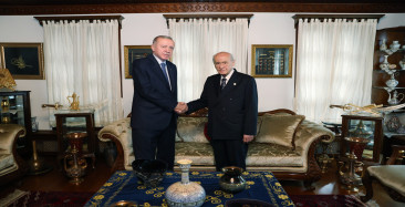 Siyasi arenada çarpıcı buluşma: Başkan Erdoğan, Bahçeli'yi ziyaret etti!