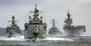 Türkiye, Yunan Bakan’ın küstah tehdidi sonrası harekete geçti: Çok sayıda savaş gemisi Ege’ye gönderildi