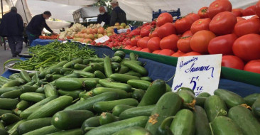 Mevsimi olmasına rağmen el yakıyor: Yaz meyve ve sebze fiyatları ne kadar?