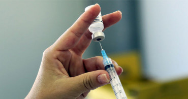 127 Yaşındaki Türkan Nine'ye Koronavirüs Aşısı Yapıldı