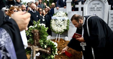 90 Yaşında Hayatını Kaybeden Ara Güler'in Cenazesi Toprağa Verildi!