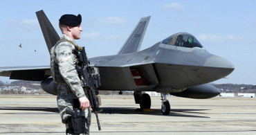 ABD, Katar'da İlk Defa F-22 Raptor Uçağı Konuşlandırdı