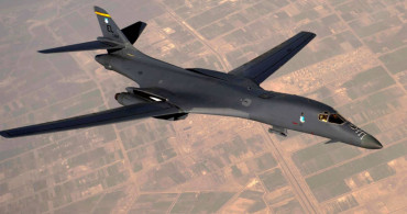 ABD’de bombardıman uçağı yere çakıldı: Yetkililerden açıklama geldi