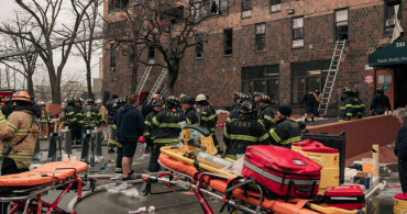 ABD’de faciadan dönüldü: 7 katlı bina kısmen çöktü