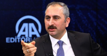 Adalet Bakanı Abdülhamit Gül'den FETÖ Firarilerine İlişkin Açıklama