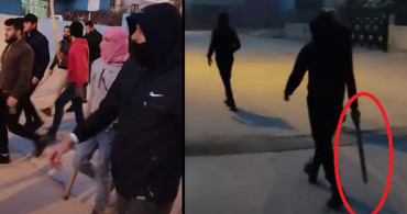 Adana'da Korku Dolu Anlar! Suriyeli Gençler, Sokakta Sopa ve Döner Bıçağıyla Yürüdü