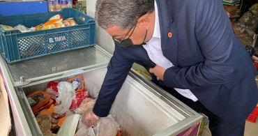 Adana'da Markete Yapılan Baskında 200 Bozuk Tavuk ile 150 Kilo Kıyma Bulundu