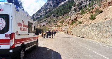 Adana’da otomobilin üstüne kaya düştü: 4 öğretmen yaşamını yitirdi