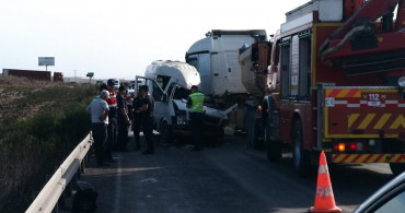 Adana’da tır ile servis minibüsü çarpıştı: 3 kişi öldü, 8 kişi yaralandı