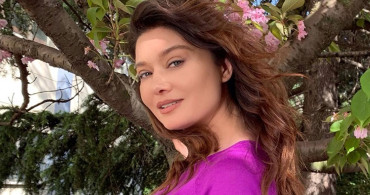 Afra Saraçoğlu ile tiyatro sahnelerinin tozunu dumanına katan Nurgül Yeşilçay sevenlerinin yüreğini ağzına getirdi