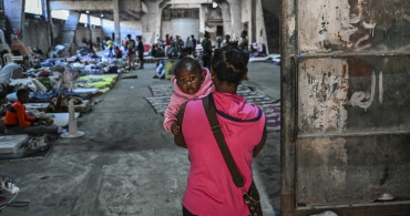 Afrikalı Kadınlar Lübnan'da Yardım Bekliyor