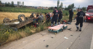 Afyon’da katliam gibi kaza: Otomobille patpat çarpıştı: 2 ölü 5 yaralı