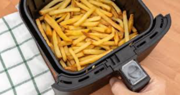 Airfryer’da restoranlara bile taş çıkartacak patates kızartması tarifi açığa çıktı! 10 dakikanızı almayacak