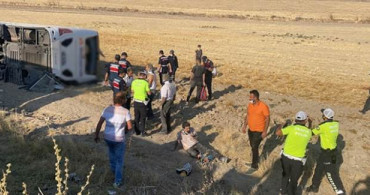 Aksaray- Adana Karayolunda Yolcu Otobüsü Devrildi: 30 Yaralı
