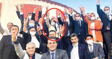Akşener'in İYİ Parti'lilerle Bozkurt Selamı Pozuna MHP'den Tepki!