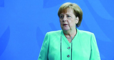 Almanya Başbakanı Merkel: Avrupa Kendini Yeniden Konumlandırmalı
