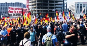 Almanya'da İslam Karşıtı Protesto