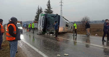 Amasya’da Yolcu Otobüsü Devrildi! Ölü ve Yaralılar Var