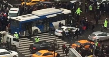 Ankara'da Belediye Otobüsü Yayaların Arasına Daldı