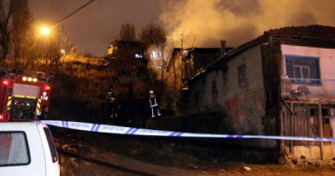 Ankara'da Kundaklama Şüphesi: 3 Gecekondu Yandı