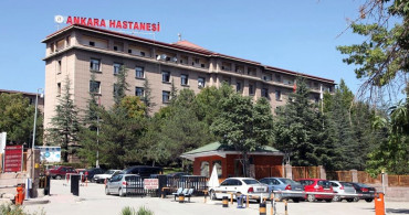 Ankara Hastanesi’nde Skandal Olay: Doktora Saldırdı Başını Masaya Ve Duvara Vurdu!