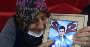 Ailelerin PKK'ya karşı direnişinde 915. güne girilirken anne oğluna seslendi: Ben burada seni bekliyorum