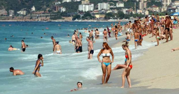 Antalya'da 1 Günde 10 Bin Turist Rekoru