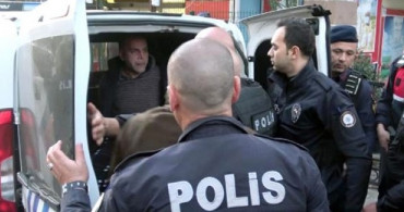 Antalya'da Emekli Astsubay Coronavirüslüyüm Dedi, Polise Tükürdü
