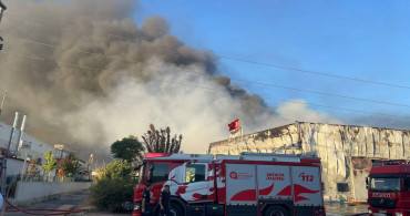 Antalya’da korkutan yangın: Alevler her yeri sardı