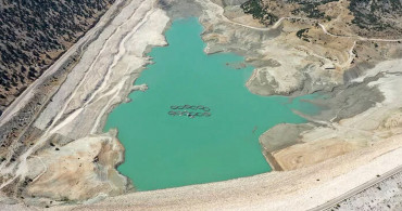 Antalya'da Kuraklık Dolayısıyla Baraj Tarla Görünümü Aldı