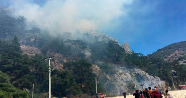 Antalya'da Yangın; Ekipler Müdahale Ediyor