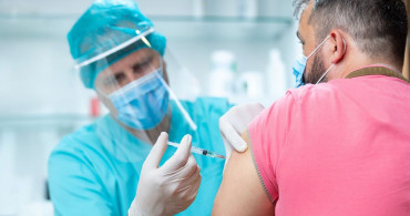 Aşı oruç bozar mı, hangi aşı orucu bozar? Diyanetin Kovid-19 aşısı açıklaması