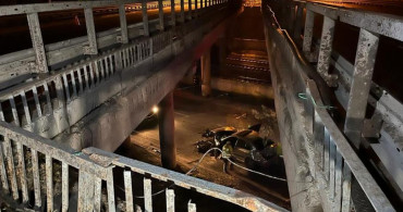 Aşırı Hız Yaparken Köprüden Düşen Araçta 1 Kişi Hayatını Kaybetti!