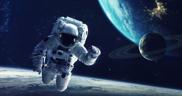 Astronotlar için büyük tehlike: Ay 100 metreye kadar küçüldü!