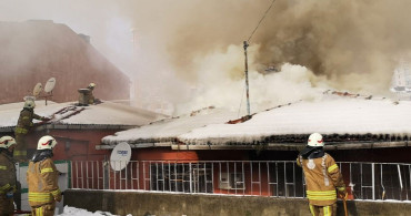Ataşehir'de Yangın Paniği Mahalleliyi Sokağa Döktü