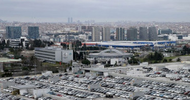 Atatürk Havalimanı'nda Bırakılan Araçlar Sahiplerini Bekliyor