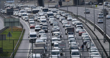 Avrupa ve Anadolu Yakası'nda trafik krizi: İş günü başladı, yoğunluk arttı!