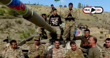 Azerbaycan Askerlerinden, Ermenistan Tankının Üstünde Zafer Şarkısı