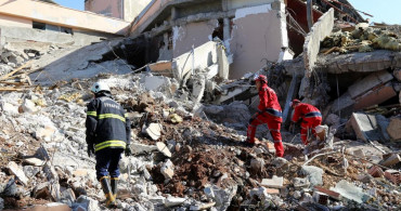 Bakan Özer’den deprem sonrası açıklama: Malatya’ya hareket ediyoruz