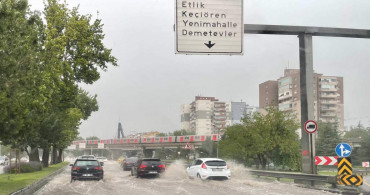 Bakanlık açıkladı: Sel nedeniyle yol kapatıldı