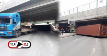 Bakırköy'de Marmaray Köprüsüne Vuran Tırın Dorsesi Yan Yattı