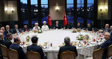 Başkan Erdoğan dini azınlık cemaatlerinin temsilcileriyle Cumhurbaşkanlığı Külliyesi'nde iftar yaptı!