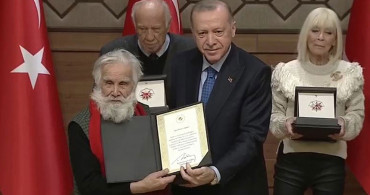 Başkan Erdoğan Kültür ve Sanat Büyük Ödüllerinde Teoman Duralı'yı Unutmadı!